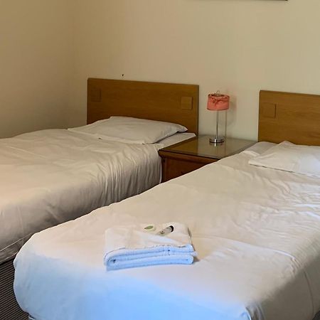 Sterling Lodge Hotel อีสต์บอร์น ภายนอก รูปภาพ