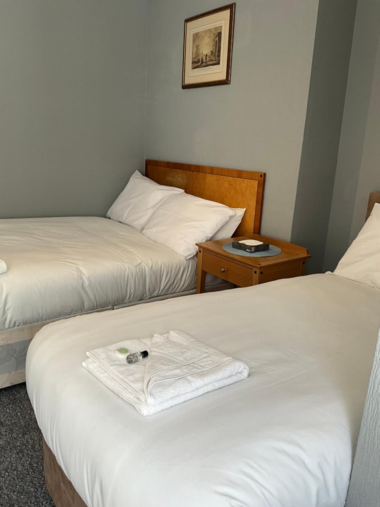 Sterling Lodge Hotel อีสต์บอร์น ภายนอก รูปภาพ