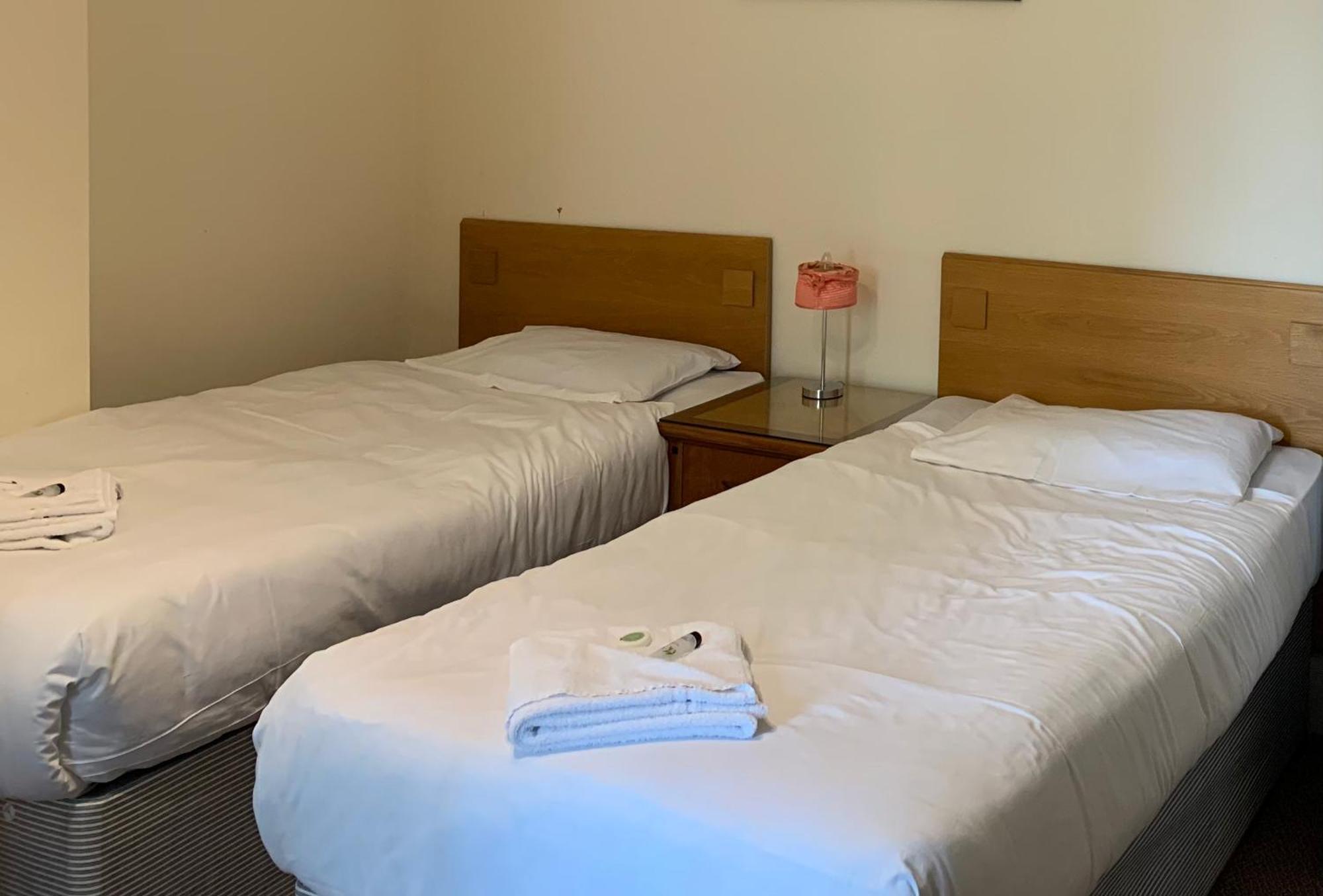 Sterling Lodge Hotel อีสต์บอร์น ภายนอก รูปภาพ