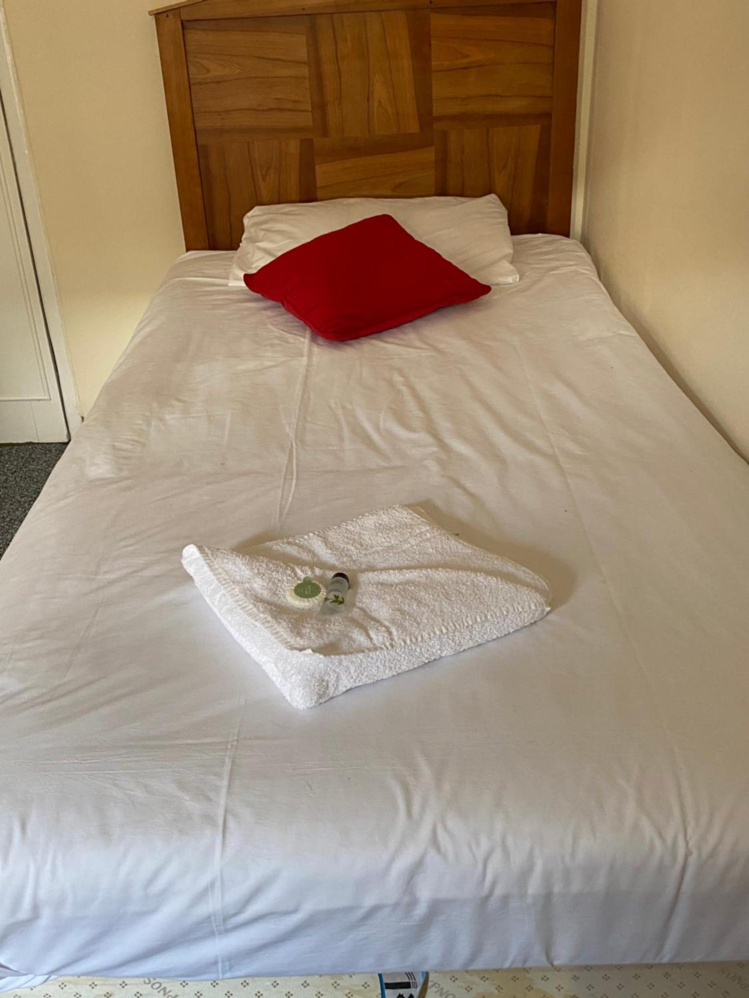 Sterling Lodge Hotel อีสต์บอร์น ภายนอก รูปภาพ